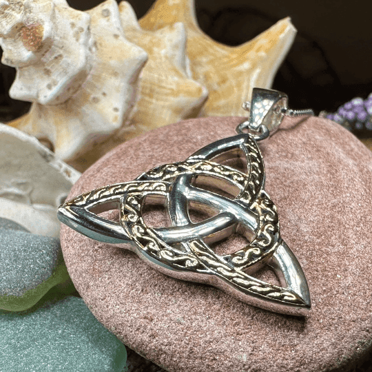 Larina Trinity Knot Necklace - 18