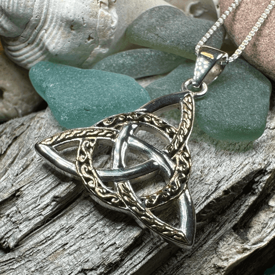 Larina Trinity Knot Necklace - 18