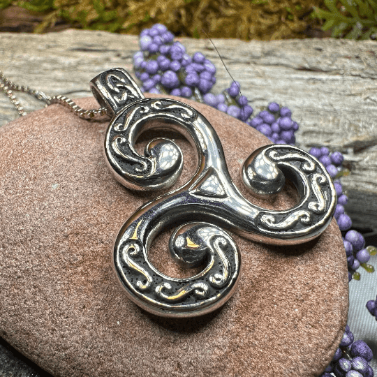 Celtic Triskele Necklace - 18