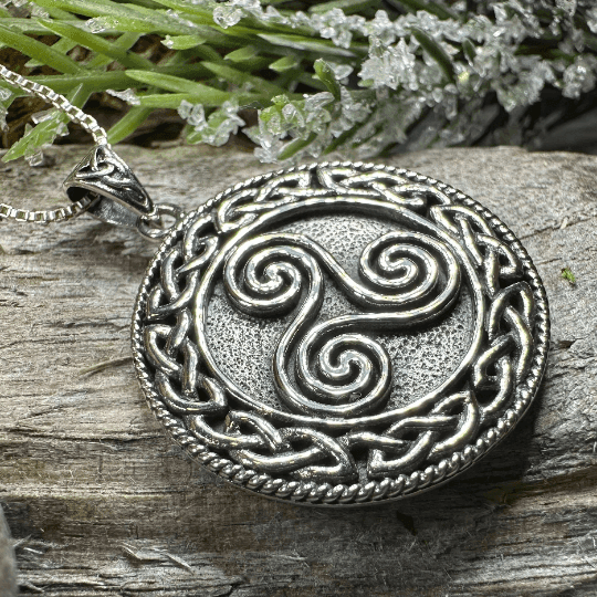 Aglimar Celtic Spiral Necklace - 18