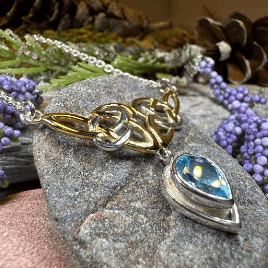 Celtic Double Knot Necklace - Garnet