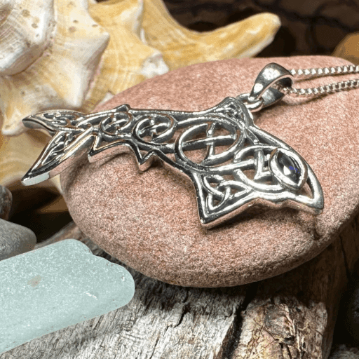 Cadmael Celtic Shark Necklace - 18