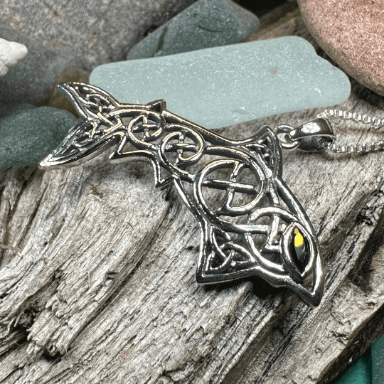Cadmael Celtic Shark Necklace - 18