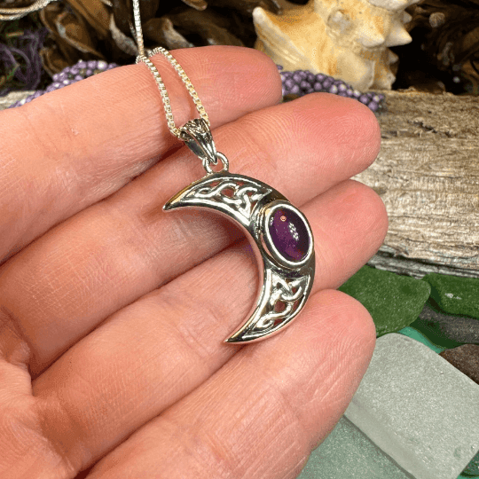 Arlynn Celtic Moon Necklace - 18 / Garnet