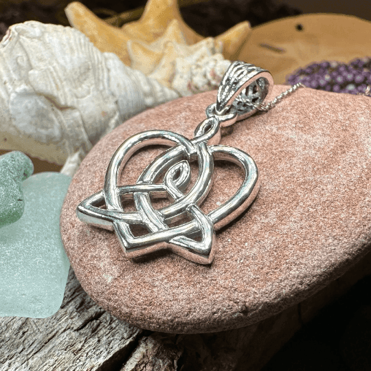 Mother's Knot Celtic Necklace - 18