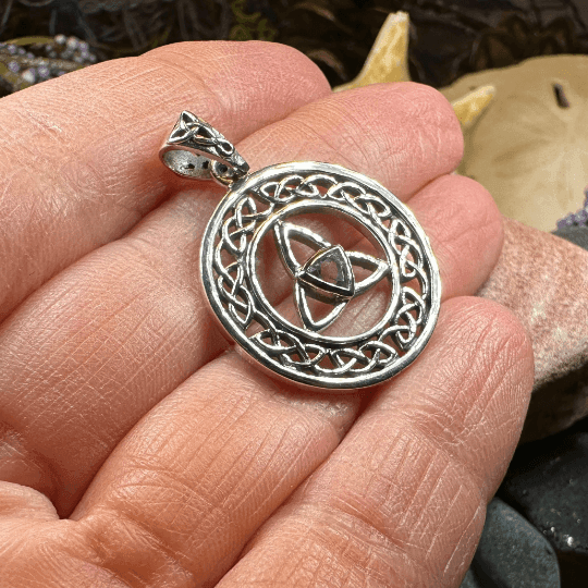 Nyx Trinity Knot Necklace - Amethyst