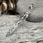 Danu Claddagh Necklace - 18