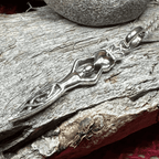 Danu Claddagh Necklace - 18