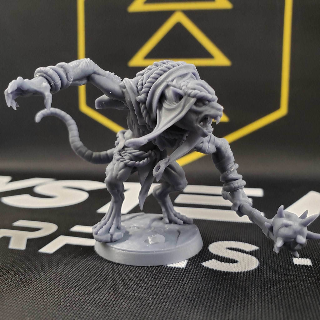 Sandfang Rat Brute: Sculpt A (Male Ratkin Fighter) - Hood / Mace