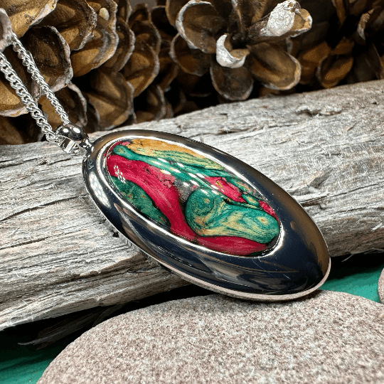 Scottish Highlands Necklace - Red/Green
