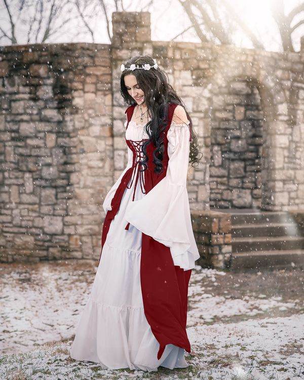 Renaissance Faire 2 piece Full Costume Irish Dress & Long-Sleeved Chemise - XXS/XS / Cranberry