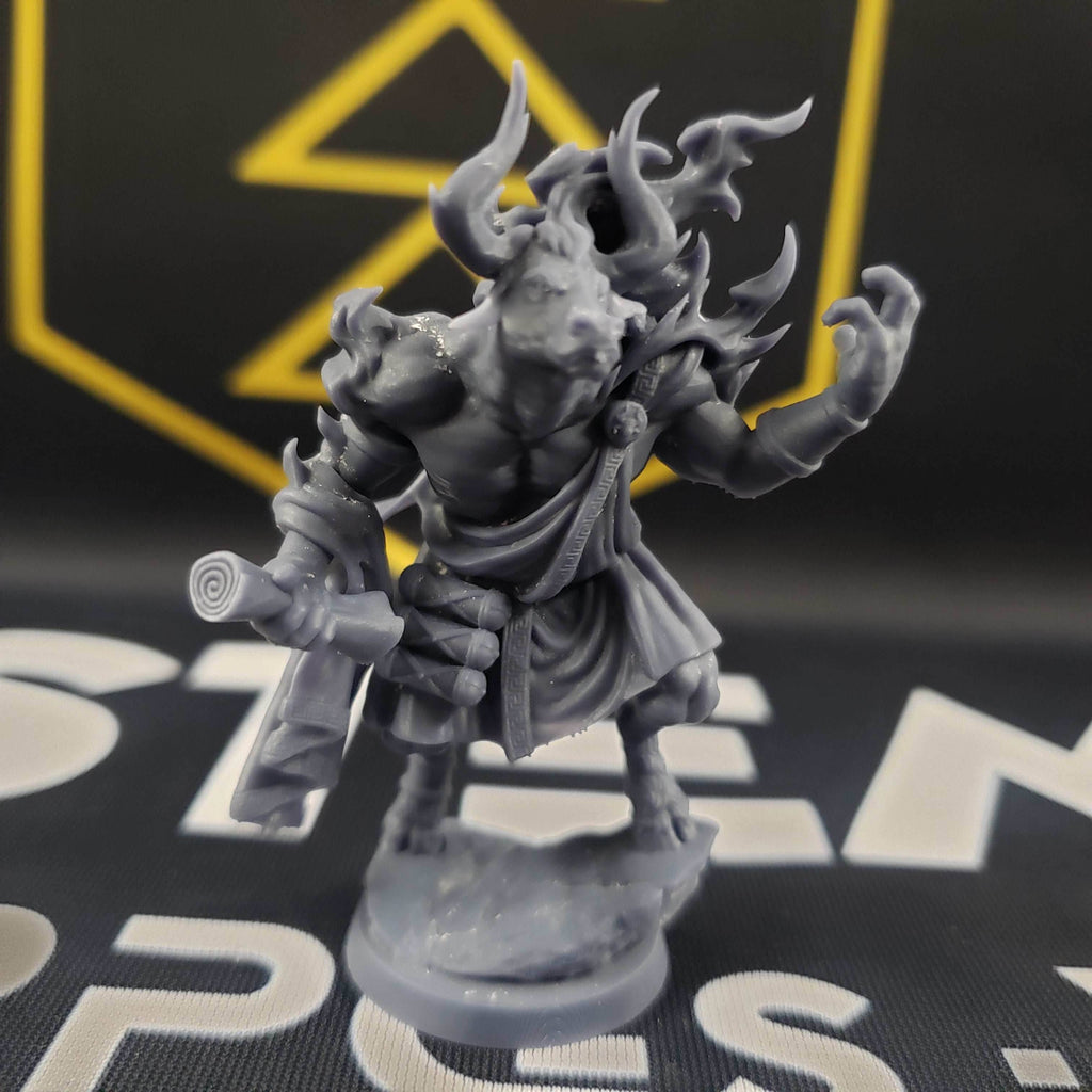 Aidoneus, The Fallen One (Male Minotaur God) - 25mm Base