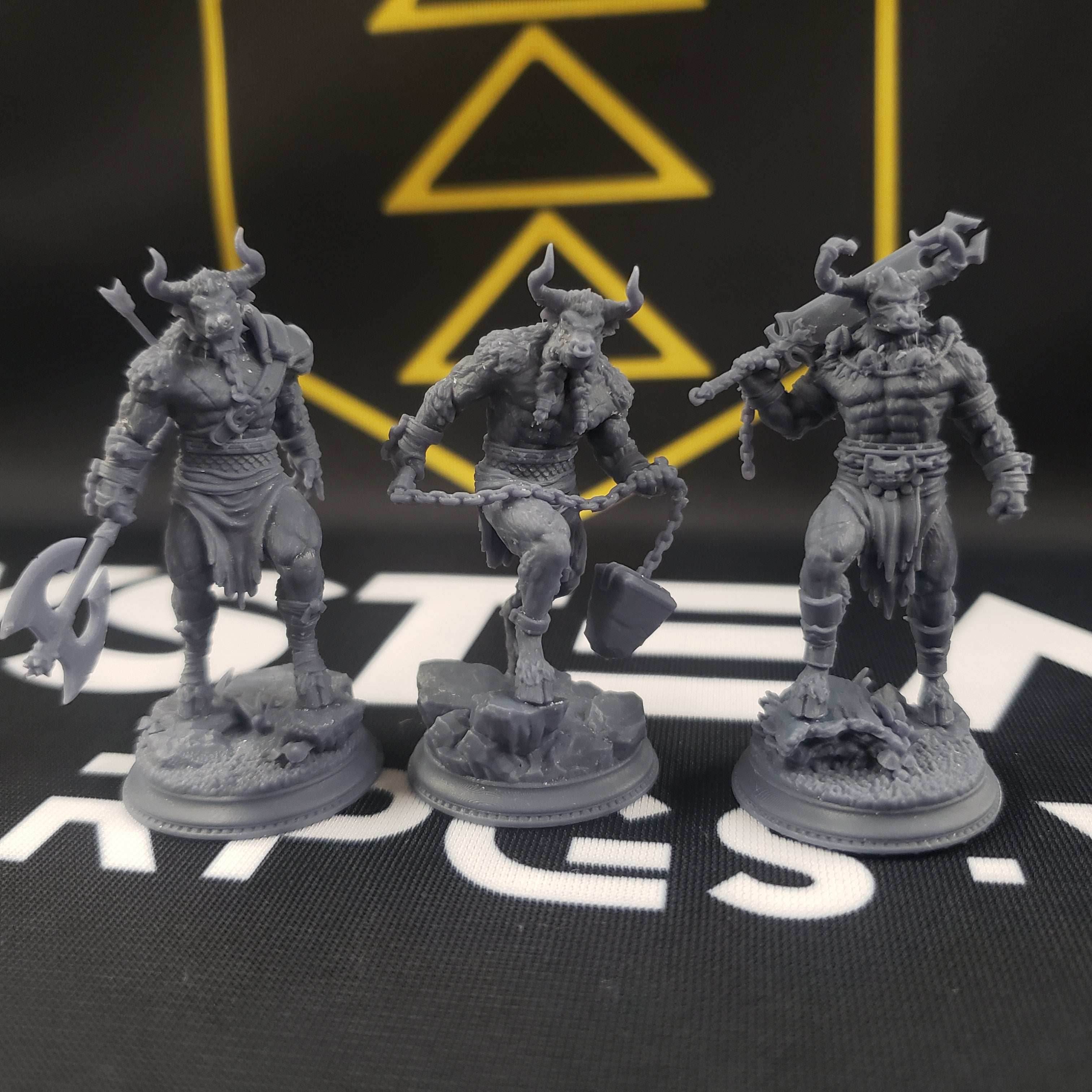 Minotaurs of the Labyrinth's Depths - 32mm Scale / A - Axe