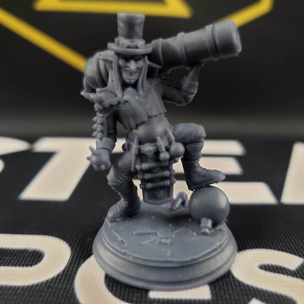 Brains, Manic Goblin Inventor (Male Goblin Artificer) - 32mm Scale