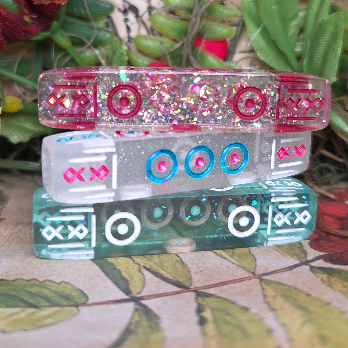 'Preserving History' Rainbow Colorshift Individual Handmade Resin Alternative Shaped Pipped Bar D4 Gaming Dice