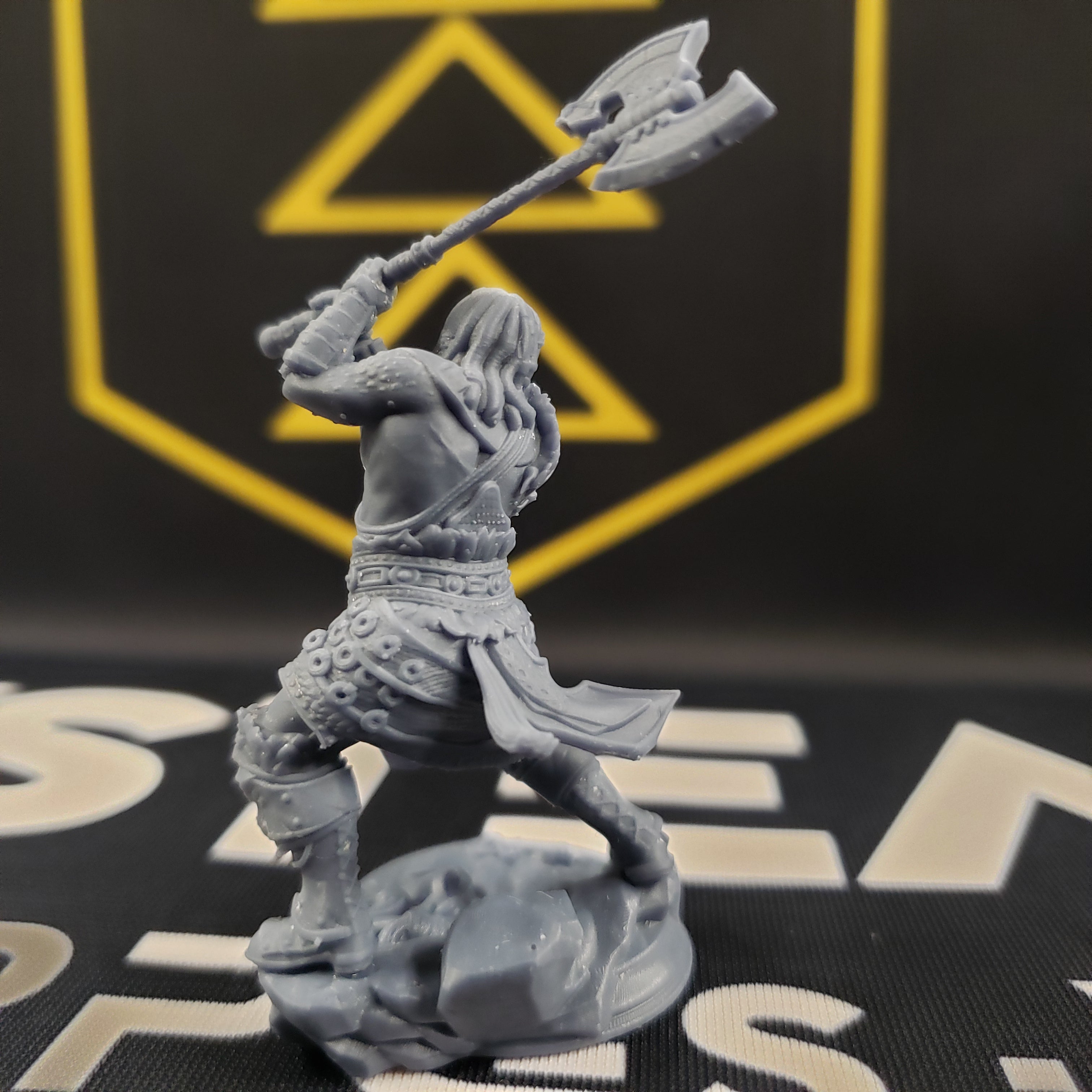 Charnuk, Colossal Knight (Male Half-Giant Barbarian)