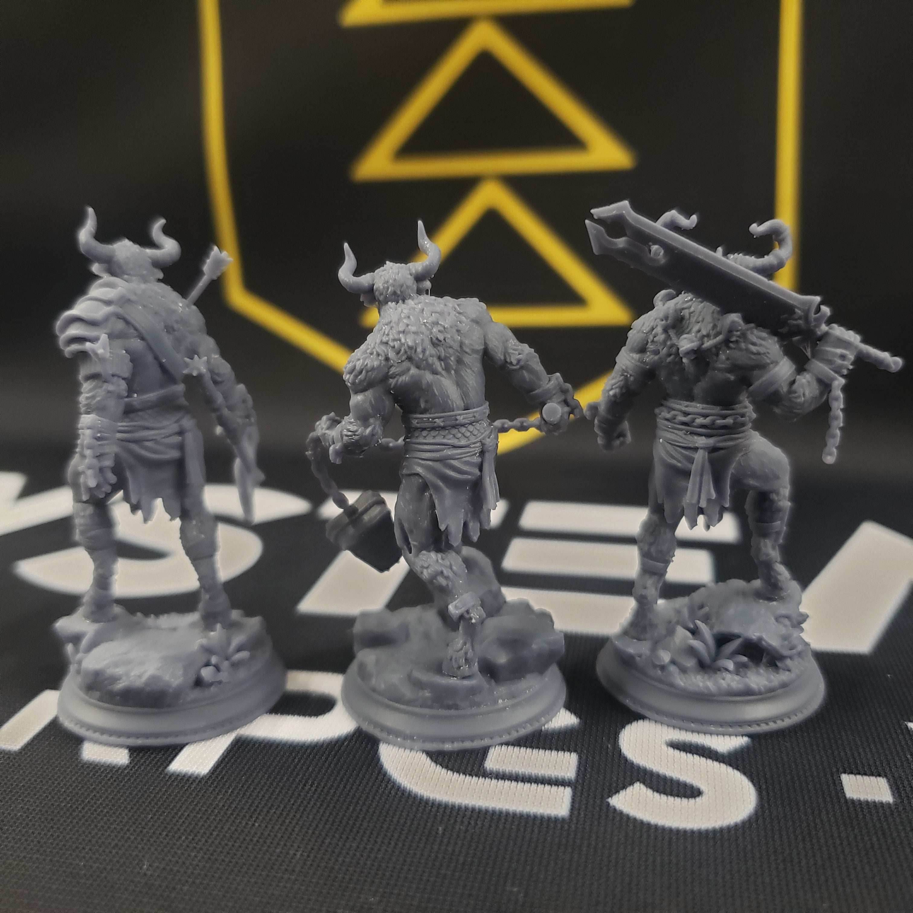 Minotaurs of the Labyrinth's Depths - 32mm Scale / A - Axe