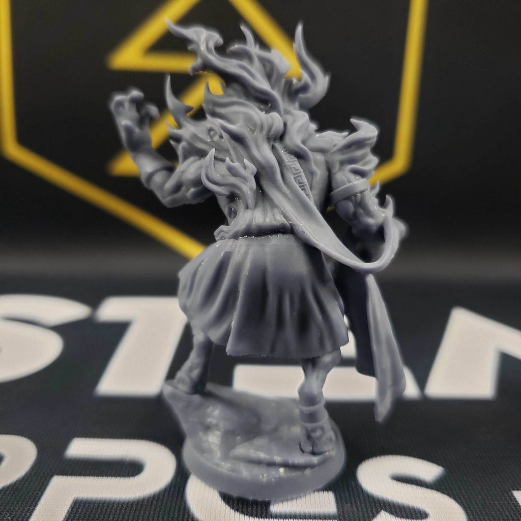 Aidoneus, The Fallen One (Male Minotaur God) - 25mm Base