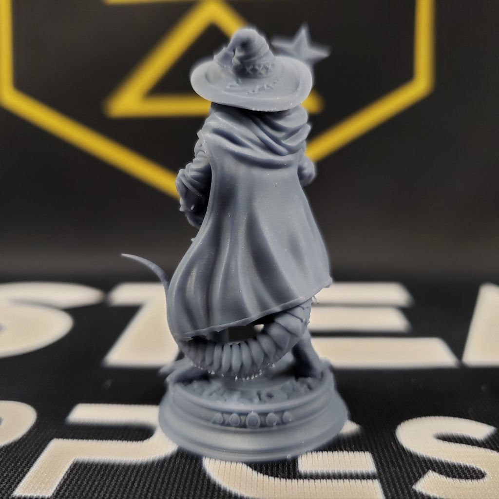 Ozmandi Starborn, Silver Dragonkin Sorcerer (Male Dragonborn Sorcerer)