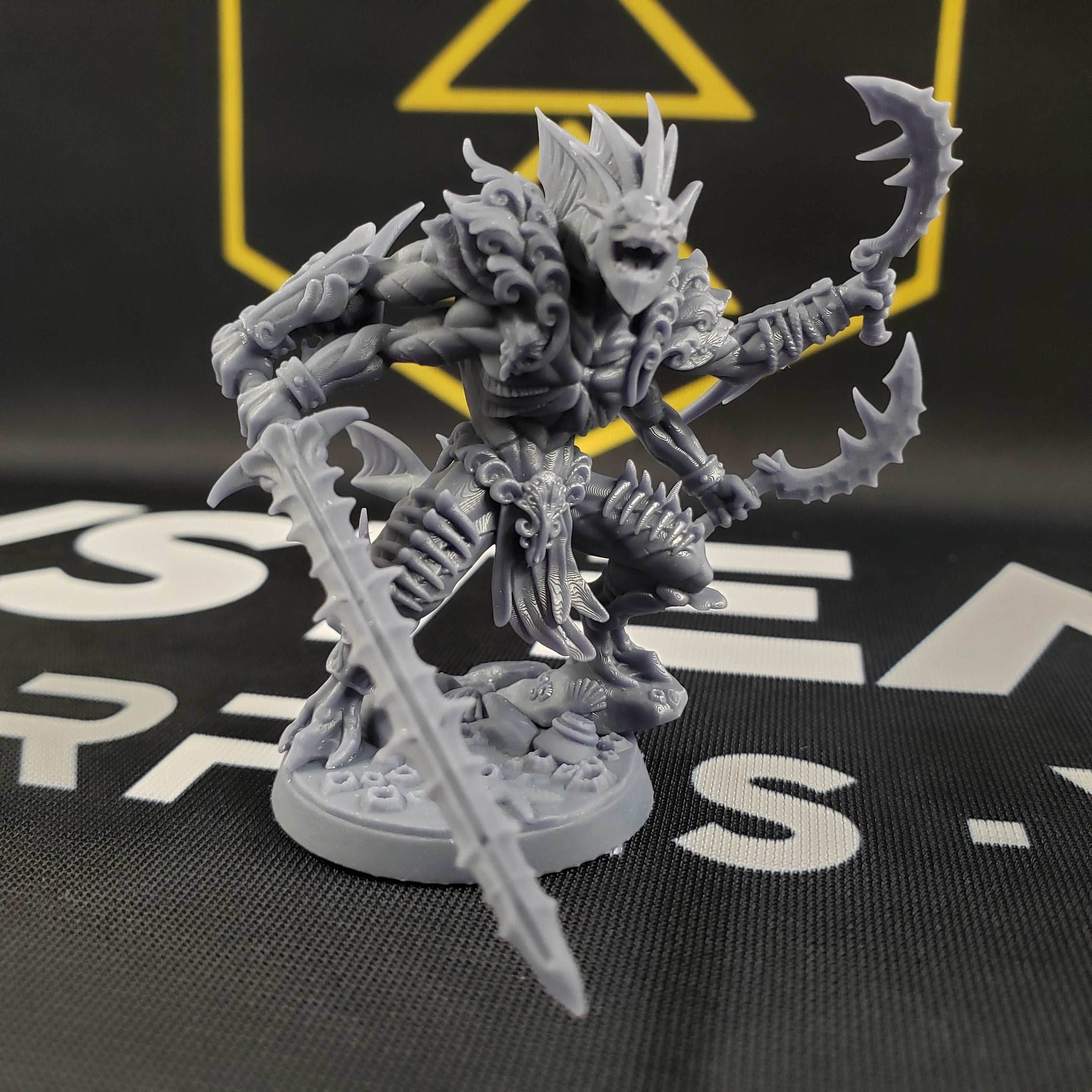 Makakuna, Tide Champion (Male Merfolk Fighter) - With Helmet