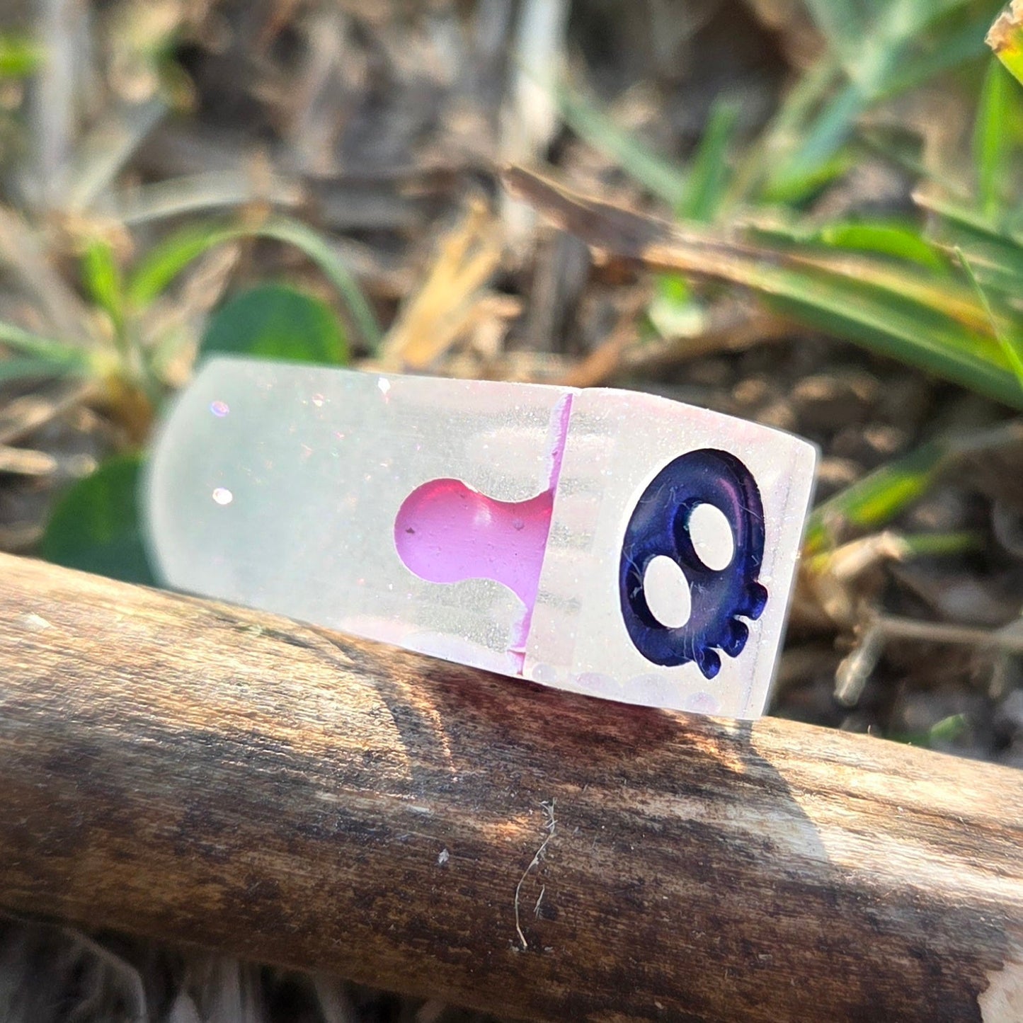 Poisoner's Vial Alternative Shaped Functional TTRPG Handmade Resin D4 Gaming Dice