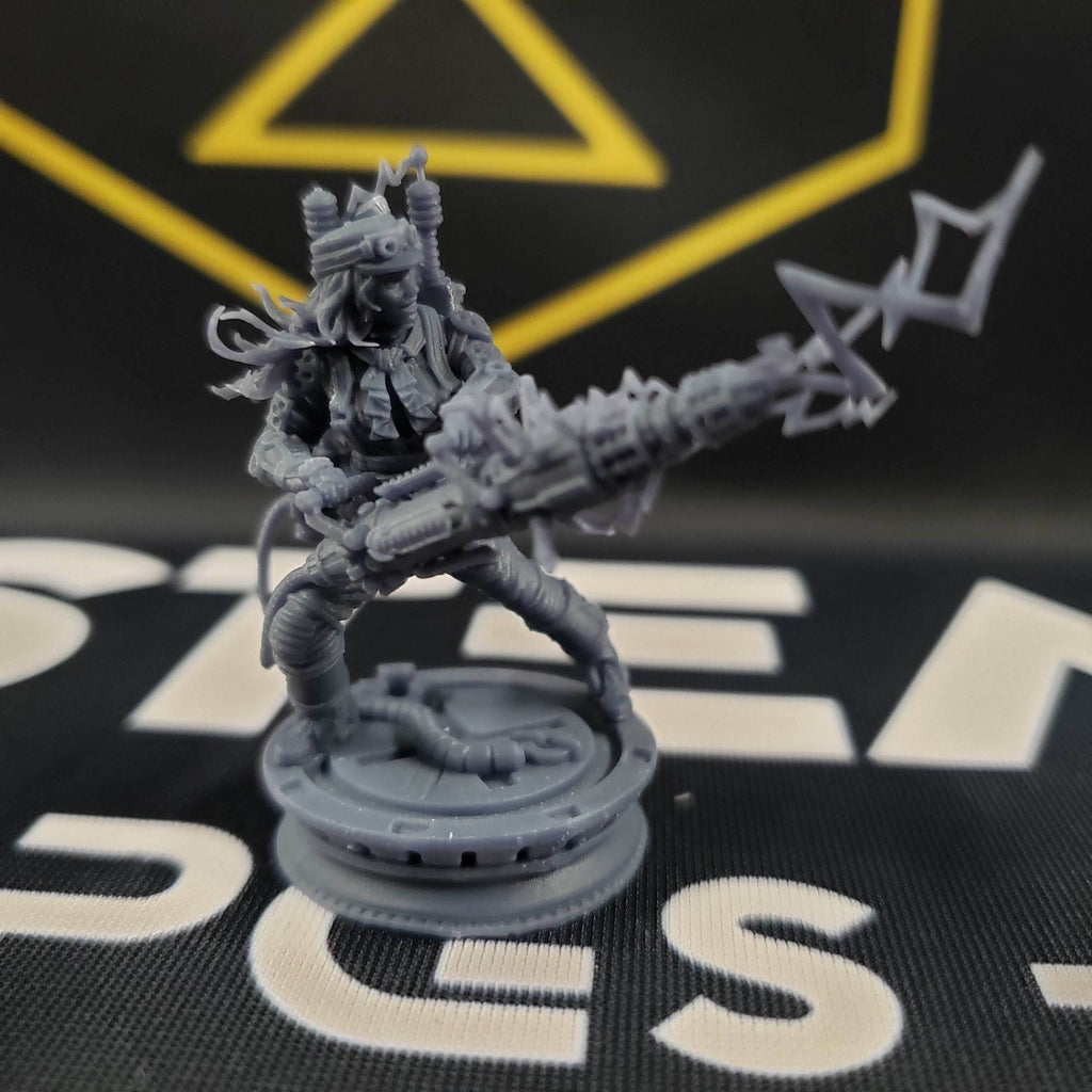 Jacquie Sparkes, The Eccentric Electric (Female Human Artificer) - 32mm Scale
