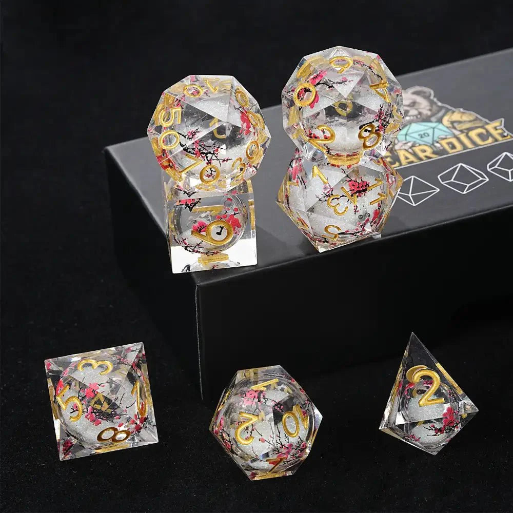 Sharp-edged plum blossom resin DND dice set + gold numbers
