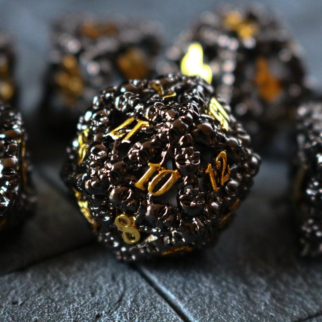 Skulls Hollow Black/Gold Metal DND Dice Set