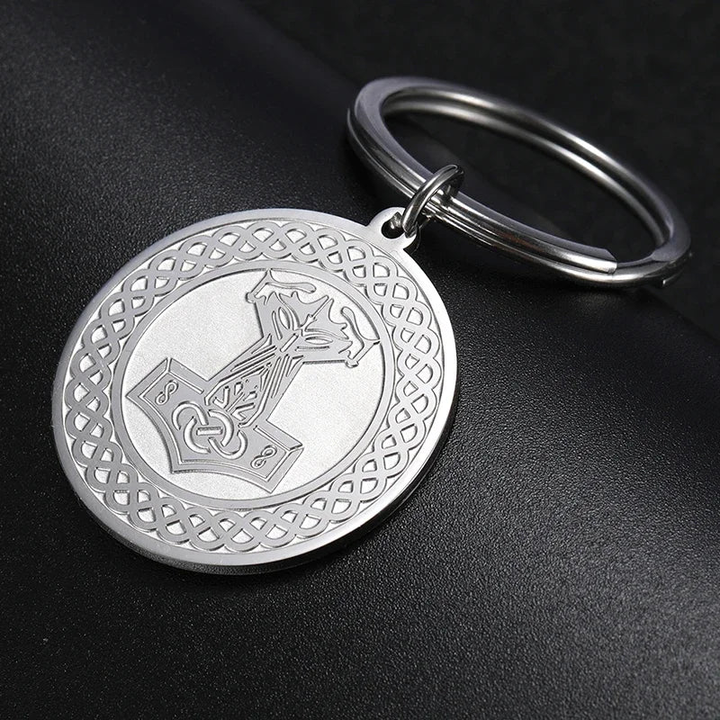 Skyrim Viking Thor Hammer Round Charm Pendant Fashionable Retro Talisman Stainless Steel Keychain for Men's Gifts and Accessorie