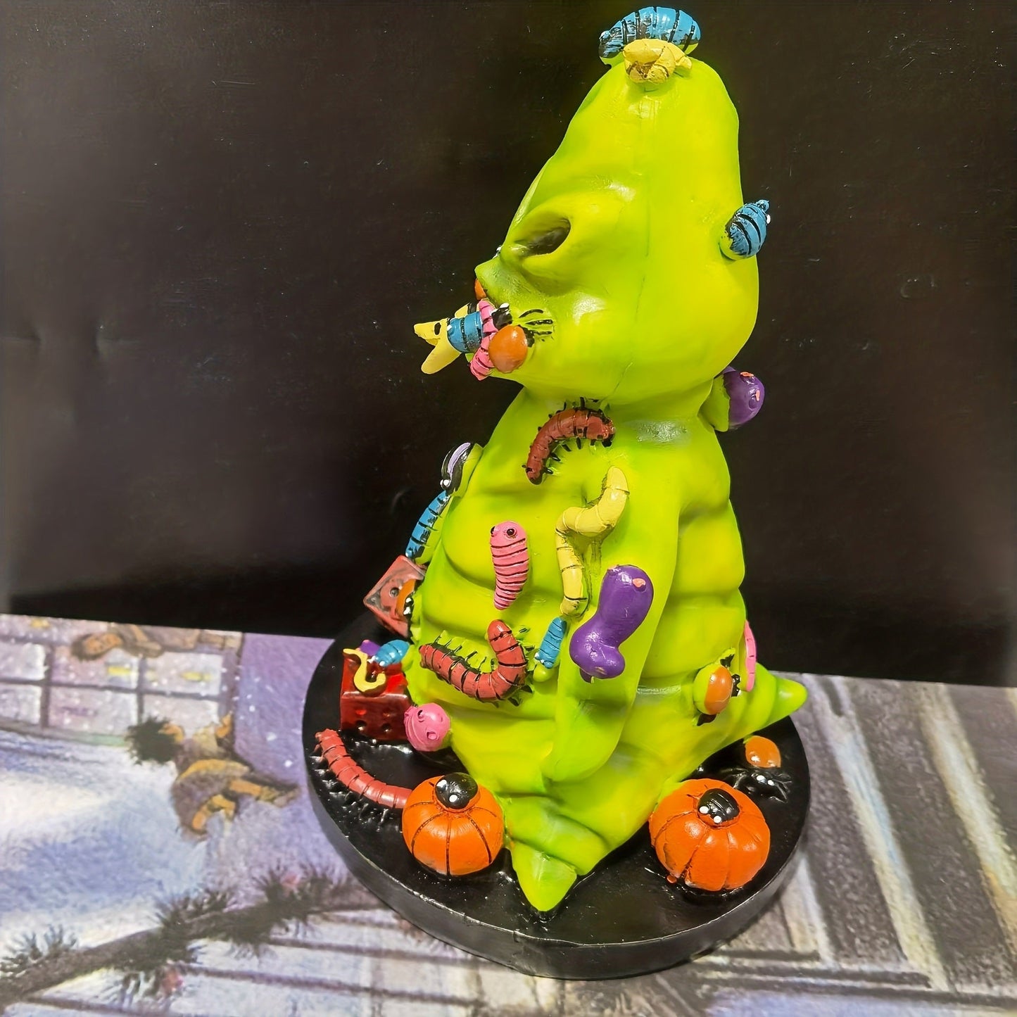 Spook Up Your Home Garden with This 1pc Halloween Resin Statue Ornament!