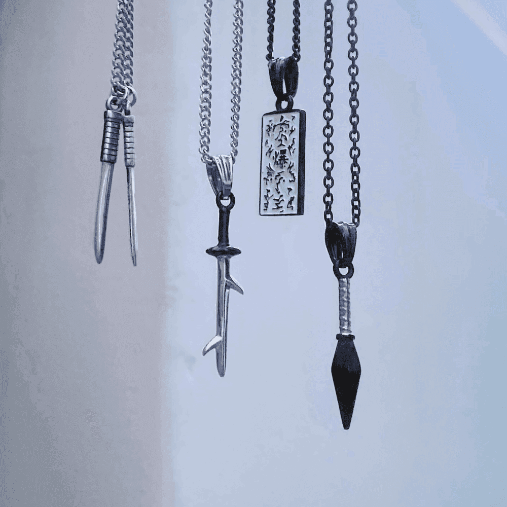 Naruto™ Fang Sword Necklace - Black