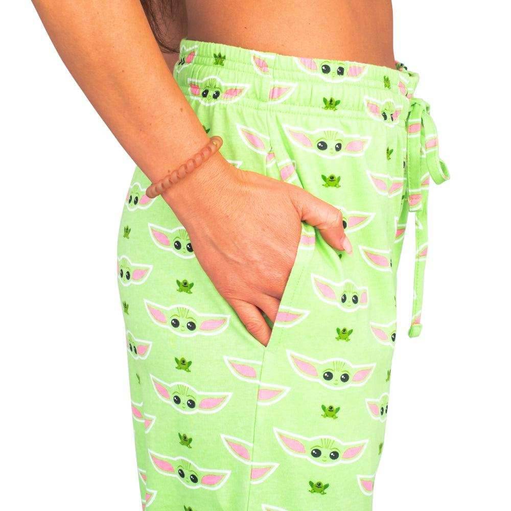 Star Wars Baby Yoda and Frogs Pajamas Green Lounge Pants - S
