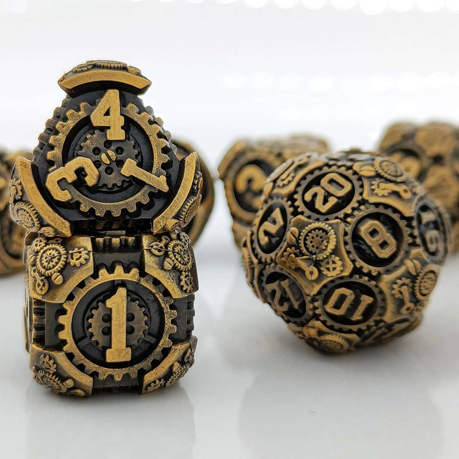 Steam Age - Brass-colored mechanical gear metal dice set