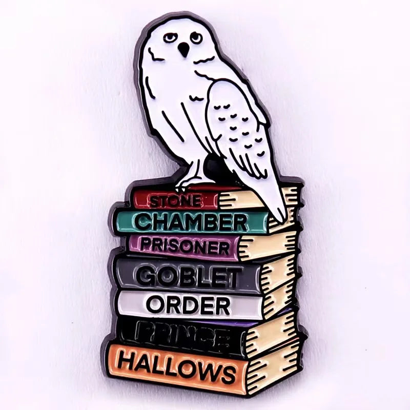 Stylish Book Lovers Enamel Pin Cat and Bookshelf Brooch Badge to Gift Student Friends Unique Jewelry Book Accessories