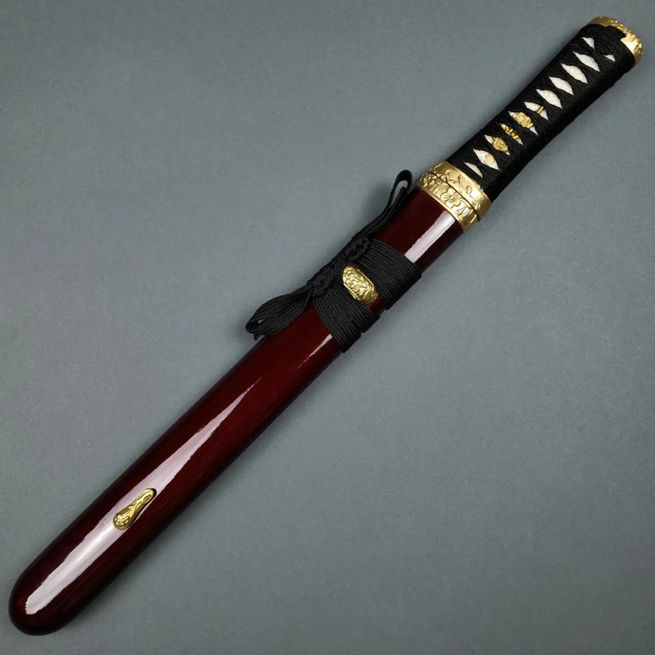 Timeless Elegance Traditional Japanese Tanto in Burgundy