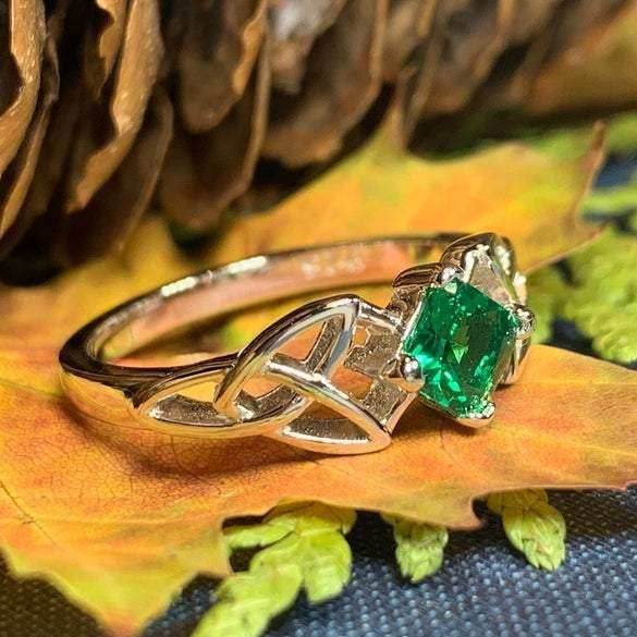 Sylvia Trinity Knot Ring - 4 / Blue Sapphire