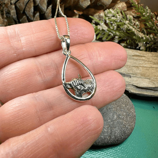 Little Hamish Highland Cow Necklace - 18