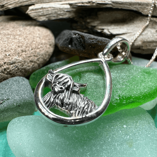 Little Hamish Highland Cow Necklace - 18