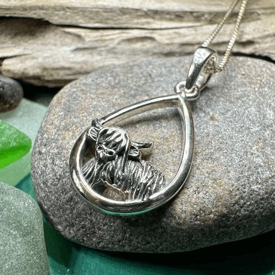 Little Hamish Highland Cow Necklace - 18