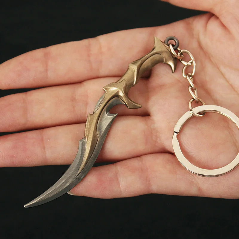 Valorant  Melee Reaver 2.0 Karambit Keychain Game Peripheral M4 Samurai Dagger Model Metal Key Ring Pendant Jewelry Male Gift