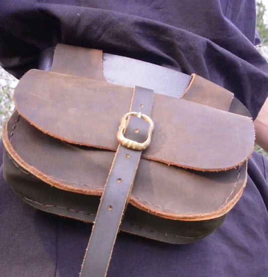 Pochette de ceinture en cuir Viking authentique | Fermeture à boucle et design spacieux.