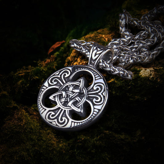 Collier pendentif en acier à entrelacs Viking Triskele