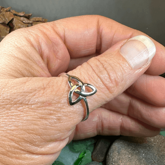 Echo Trinity Knot Ring - 6