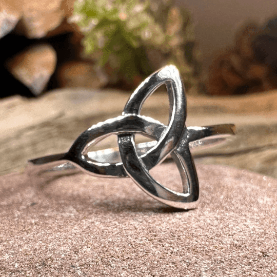 Echo Trinity Knot Ring - 6
