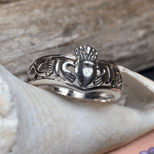 Claddagh Chevron Ring - 6