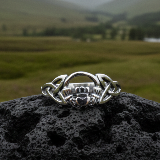 Claddagh Celtic Knot Ring
