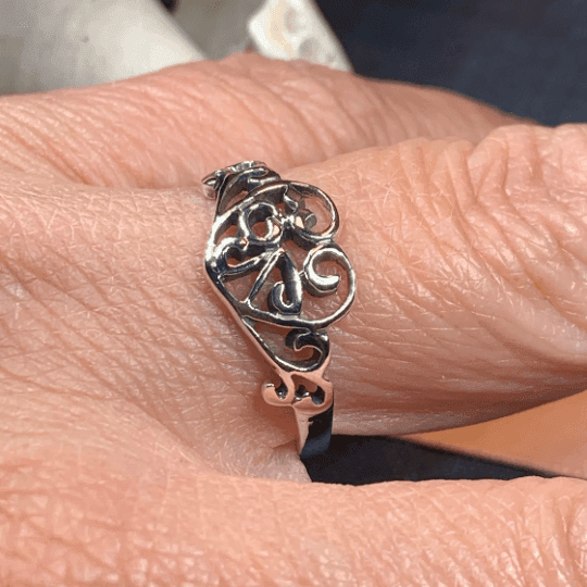 Celtic Knot Heart Ring - 4