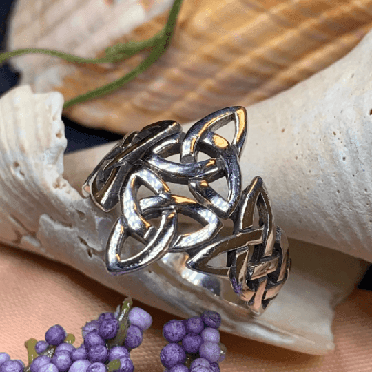 Double Trinity Knot Ring - 8
