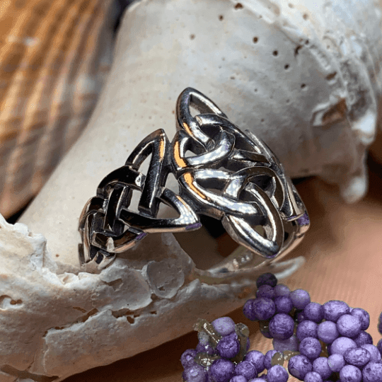 Double Trinity Knot Ring - 8