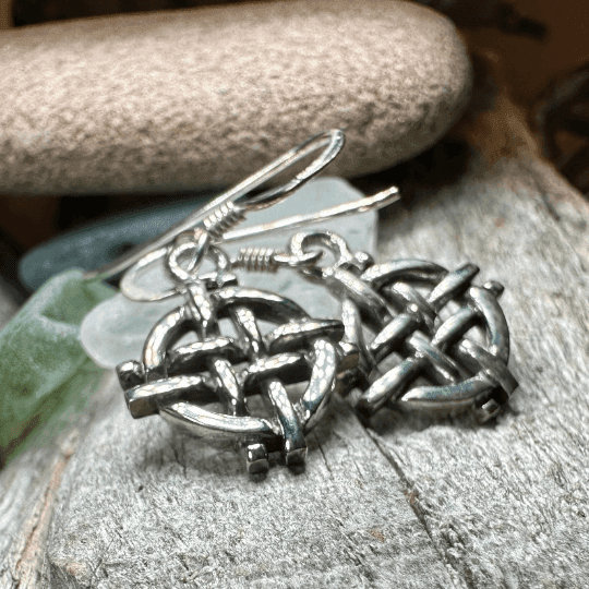 Shield Knot Earrings - 